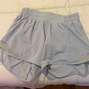 blue linen 2.5 lulu lemon shorts!!